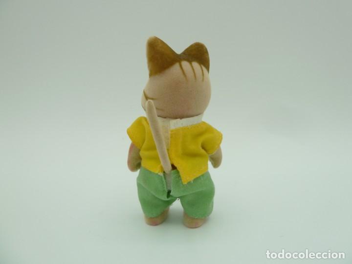 Mu&ntilde;ecas modernas: Gato Sylvanian Families. Con ropa - Foto 3