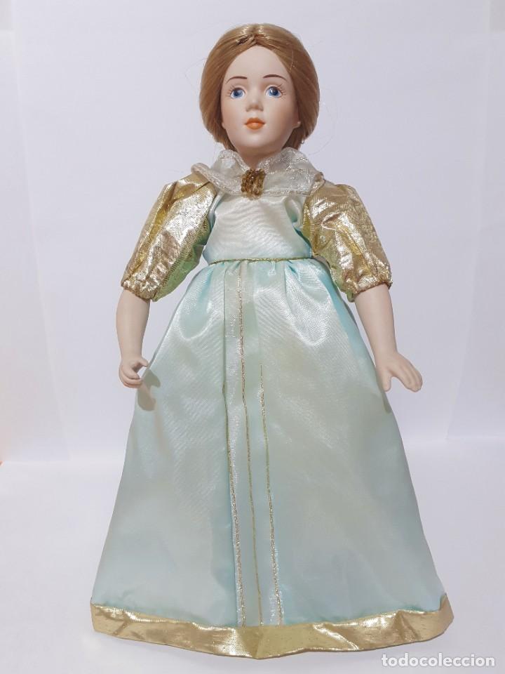 Mu&ntilde;ecas modernas: Mu&ntilde;eca Vintage con Soporte - Foto 1