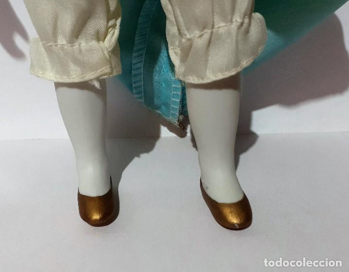 Mu&ntilde;ecas modernas: Mu&ntilde;eca Vintage con Soporte - Foto 13
