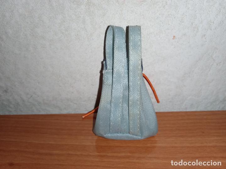 Mu&ntilde;ecas modernas: Bolso mochila de mu&ntilde;eca Bratz - Foto 2