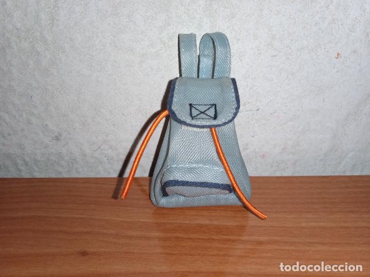 Mu&ntilde;ecas modernas: Bolso mochila de mu&ntilde;eca Bratz - Foto 1