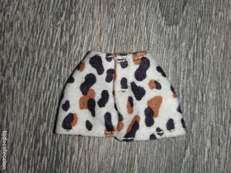 Mu&ntilde;ecas modernas: Falda de mu&ntilde;eca Bratz - Foto 2