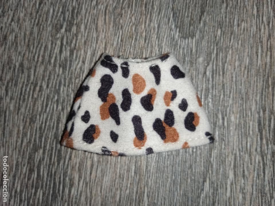 Mu&ntilde;ecas modernas: Falda de mu&ntilde;eca Bratz - Foto 1