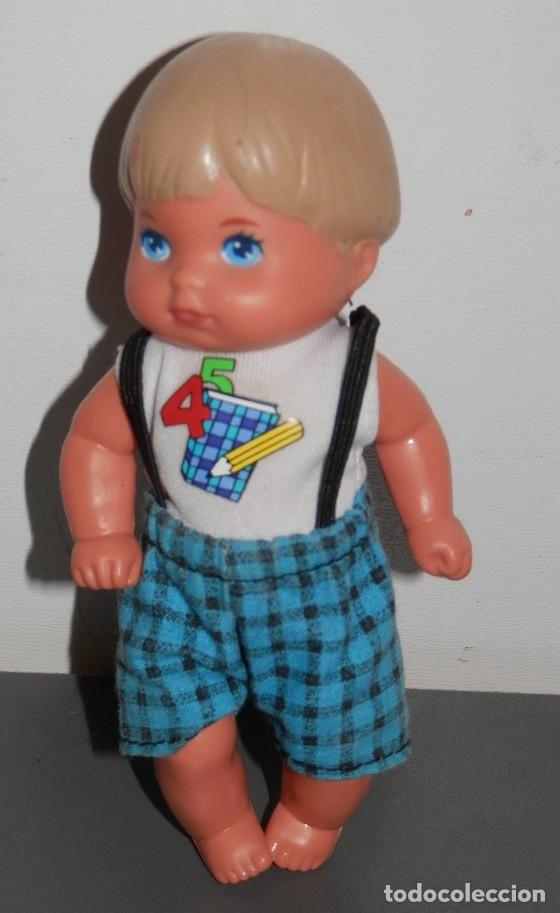 Mu&ntilde;ecas modernas: UNA PEQUE&Ntilde;A MU&Ntilde;ECA DE LA MATTEL - Foto 1