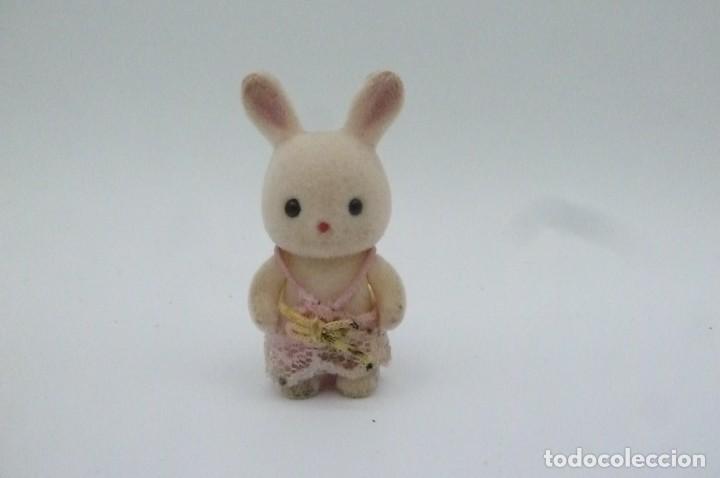 Mu&ntilde;ecas modernas: Conejo beb&eacute; Sylvanian - Foto 1