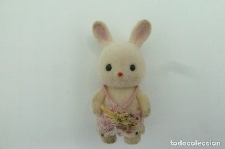 Mu&ntilde;ecas modernas: Conejo beb&eacute; Sylvanian - Foto 2