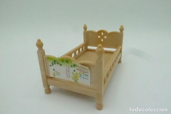 Mu&ntilde;ecas modernas: Cama, muebles Sylvanian - Foto 1