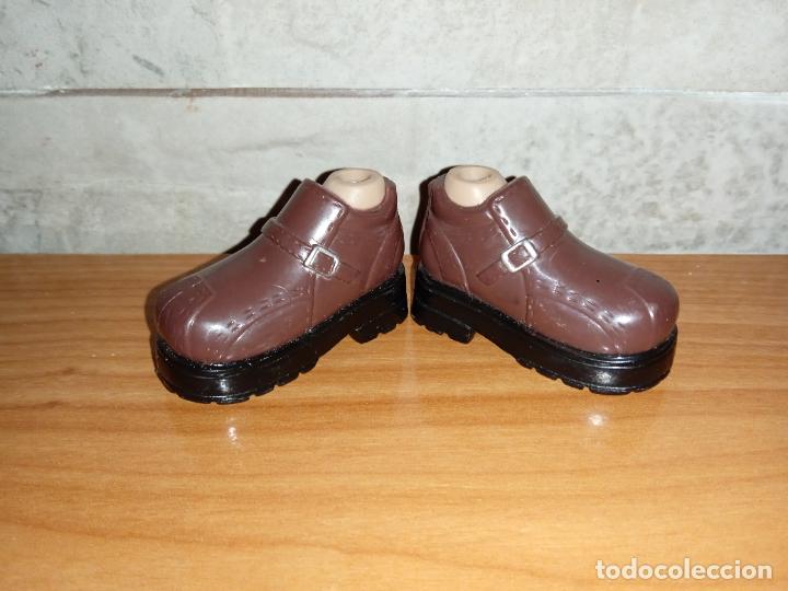 Mu&ntilde;ecas modernas: Zapatos de mu&ntilde;eco Bratz boyz - Foto 1