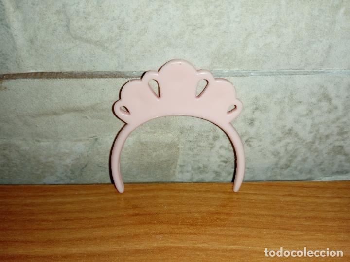 Mu&ntilde;ecas modernas: Corona accesorio de mu&ntilde;eca Bratz - Foto 2