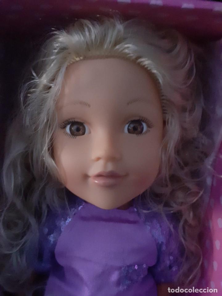 Mu&ntilde;ecas modernas: Mu&ntilde;eca Design a friend, nueva en su caja - Foto 1