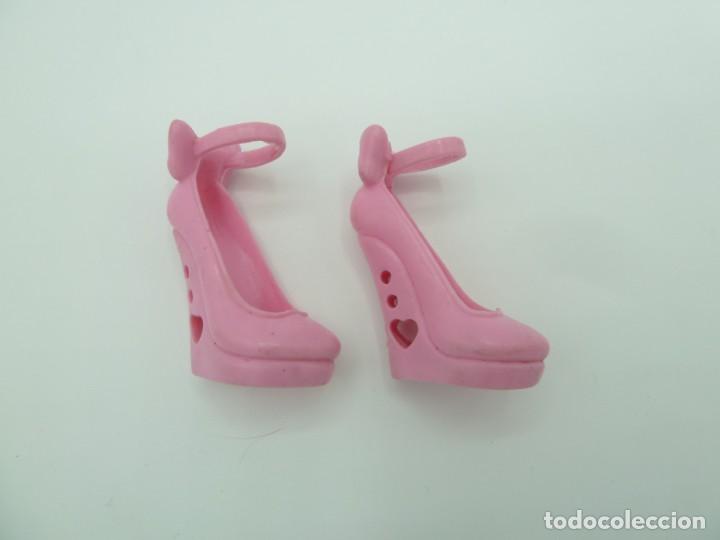Mu&ntilde;ecas modernas: Zapatos Monster High - Foto 5
