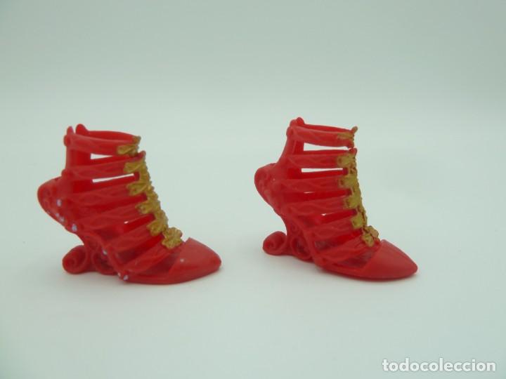 Mu&ntilde;ecas modernas: Zapatos Monster High ? - Foto 3