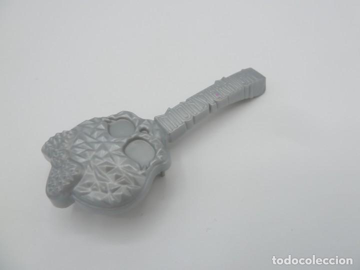 Mu&ntilde;ecas modernas: Cepillo plateado Monster High - Foto 4