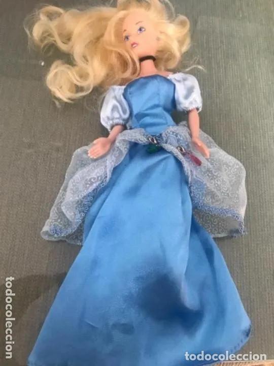 Mu&ntilde;ecas modernas: ANTIGUA MU&Ntilde;ECA CENICIENTA SIMBA DISNEY - Foto 1