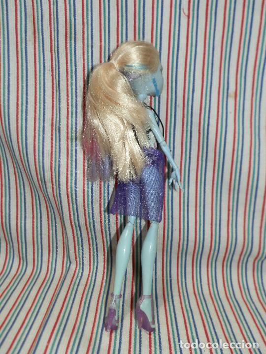 Mu&ntilde;ecas modernas: MONSTER HIGH ABBEY BOMINABLE 2010 - Foto 3