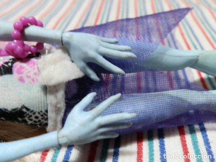 Mu&ntilde;ecas modernas: MONSTER HIGH ABBEY BOMINABLE 2010 - Foto 4