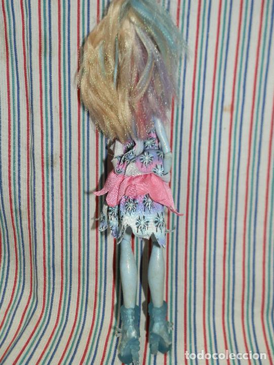 Mu&ntilde;ecas modernas: MONSTER HIGH ABBEY BOMINABLE 2010 - Foto 3