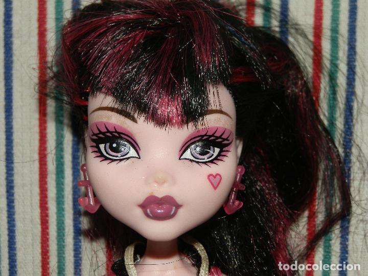 Mu&ntilde;ecas modernas: MONSTER HIGH DRACULAURA 2008 - Foto 2