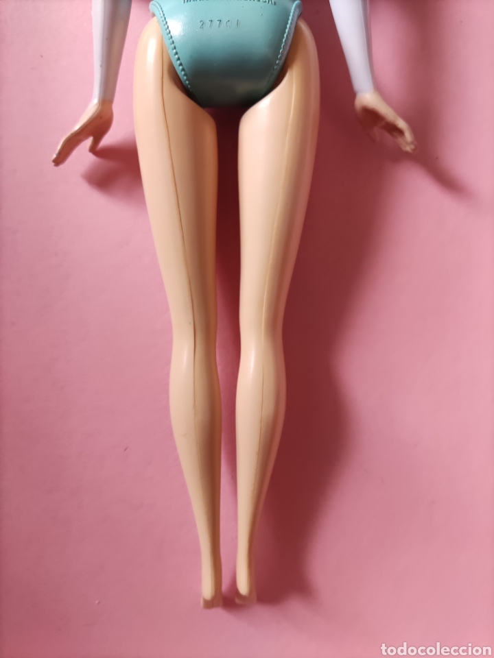 Mu&ntilde;ecas modernas: Mu&ntilde;eca ELSA de Frozen. MATTEL 2012 - Foto 2