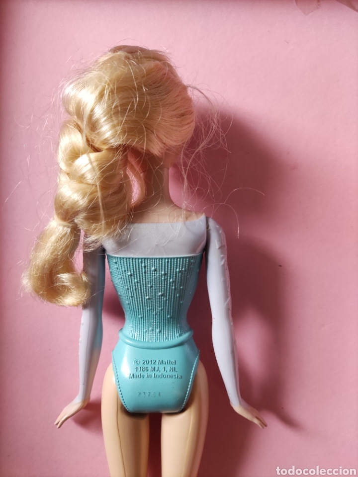 Mu&ntilde;ecas modernas: Mu&ntilde;eca ELSA de Frozen. MATTEL 2012 - Foto 3