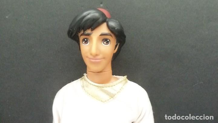Mu&ntilde;ecas modernas: Mu&ntilde;eco Aladdin Disney. Mattel - Foto 3