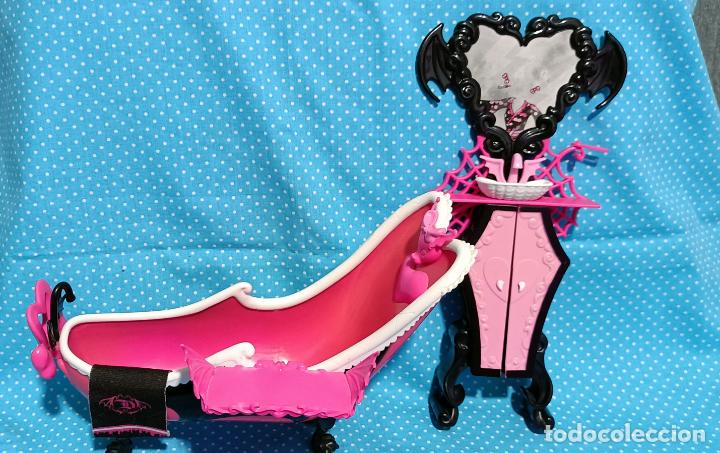 Mu&ntilde;ecas modernas: Monster ba&ntilde;era - Foto 1