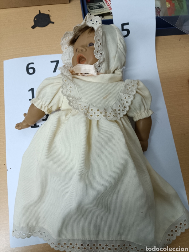 Mu&ntilde;ecas modernas: Beb&eacute; pl&aacute;stico mocosete vestido capucha - Foto 1