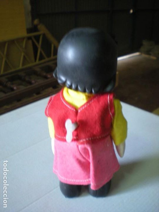 Mu&ntilde;ecas modernas: MU&Ntilde;ECA DE HEIDI, FUNCIONA A CUERDA, ANDA Y SE MUEVE H17cm - Foto 3