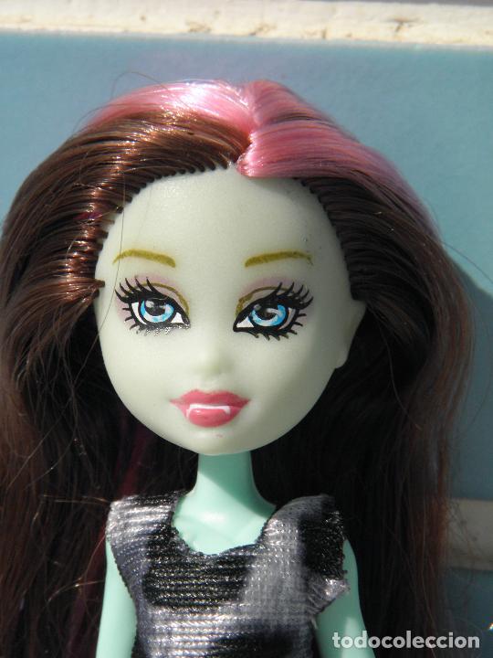 Mu&ntilde;ecas modernas: Mu&ntilde;eca vampira mini Monster - Foto 2