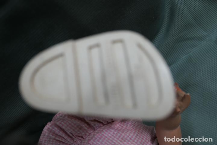 Mu&ntilde;ecas modernas: Antigua mu&ntilde;eca francesa de estuco. Marca CAPI. - Foto 6