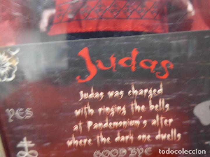 Mu&ntilde;ecas modernas: LIVING DEAD DOLLS - JUDAS - Foto 4