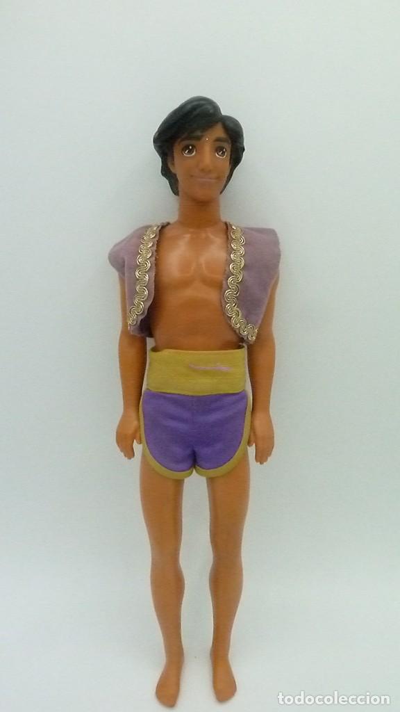Mu&ntilde;ecas modernas: Mu&ntilde;eco Aladdin Disney. Mattel - Foto 1