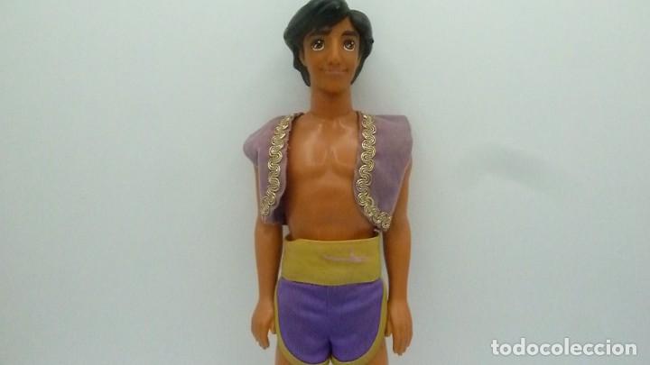 Mu&ntilde;ecas modernas: Mu&ntilde;eco Aladdin Disney. Mattel - Foto 2
