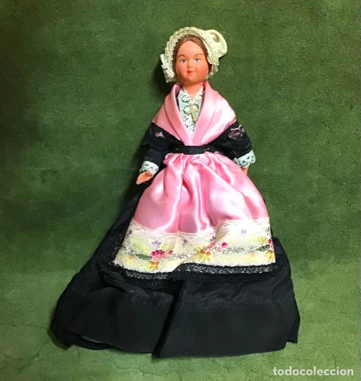 Mu&ntilde;ecas modernas: MU&Ntilde;ECA REGIONAL - Foto 1