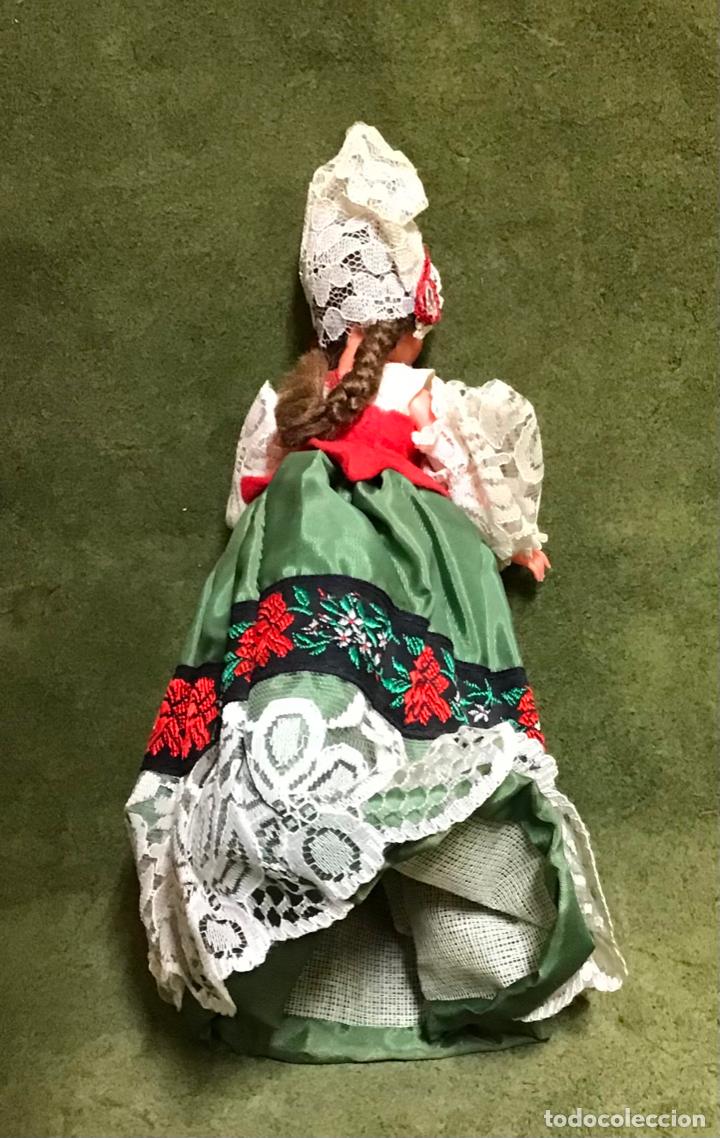 Mu&ntilde;ecas modernas: MU&Ntilde;ECA SOUVENIR BRUXELLES - Foto 2