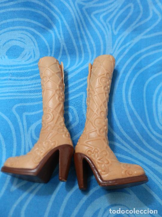 Mu&ntilde;ecas modernas: BOTAS PARA MU&Ntilde;ECA BRATZ - Foto 3
