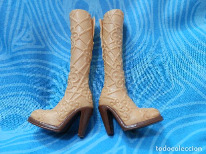 Mu&ntilde;ecas modernas: BOTAS PARA MU&Ntilde;ECA BRATZ - Foto 4