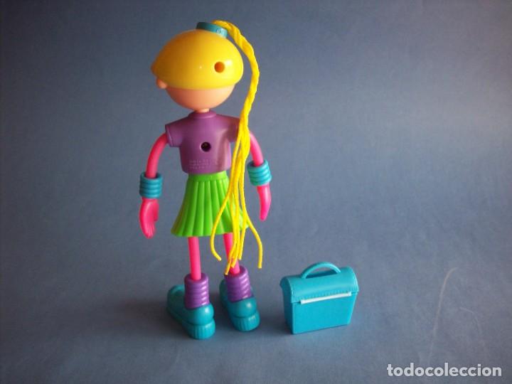Mu&ntilde;ecas modernas: mu&ntilde;eca espaguetti con su maletin - Foto 3
