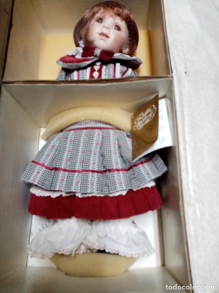 Mu&ntilde;ecas modernas: Mu&ntilde;eca de colecci&oacute;n de porcelana - Foto 1