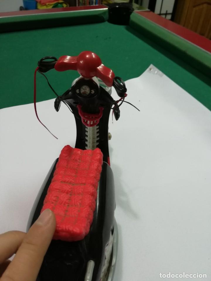 Mu&ntilde;ecas modernas: MOTO MONSTER HIGH MATTEL 2011 - Foto 2