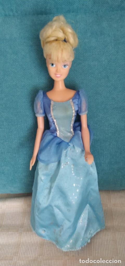 Mu&ntilde;ecas modernas: Mu&ntilde;eca cenicienta disney - Foto 1