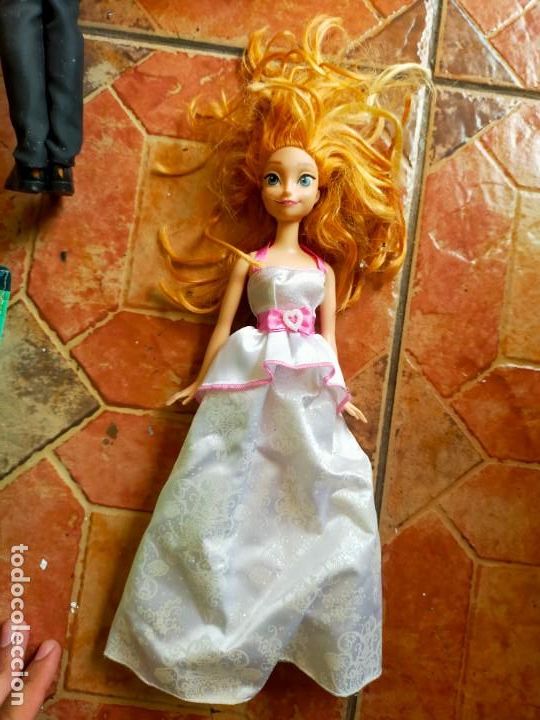 Mu&ntilde;ecas modernas: Antigua mu&ntilde;eca de juguete Disney - Foto 1