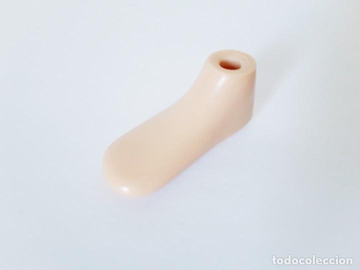 Mu&ntilde;ecas modernas: Pie Desparejado Bratz - Foto 1