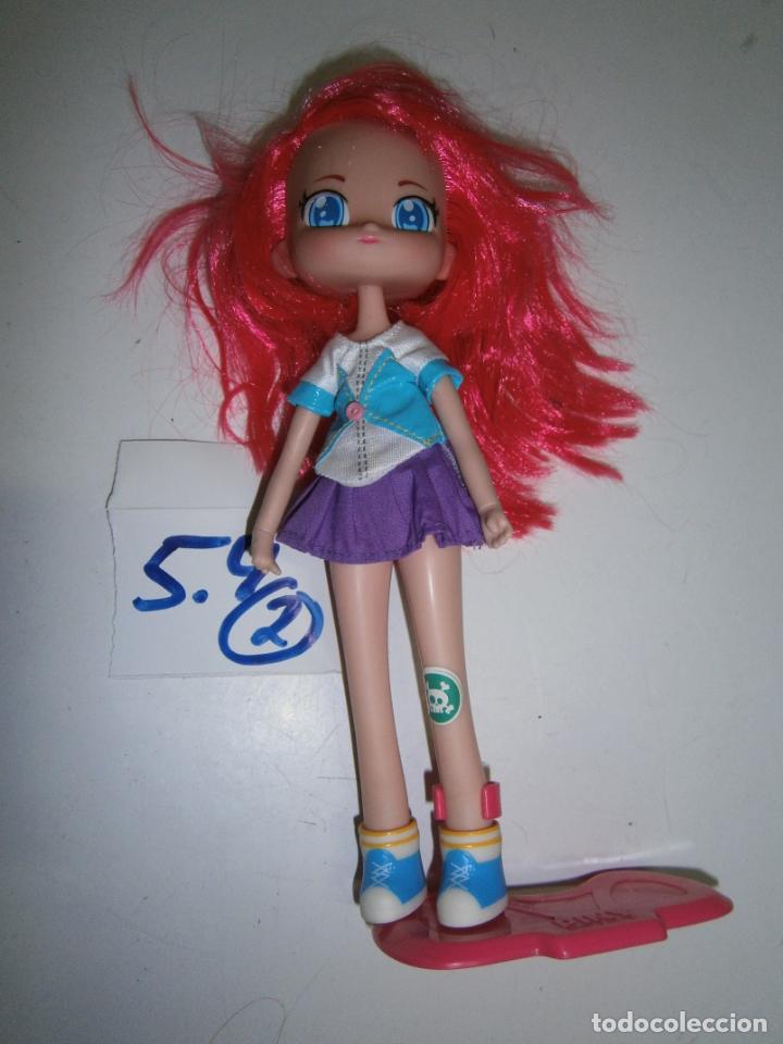 Mu&ntilde;ecas modernas: MU&Ntilde;ECA MANGA CON BASE - Foto 1