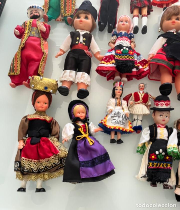 Mu&ntilde;ecas modernas: Coleccion de 16 mu&ntilde;ecas pl&aacute;stico de paises - Foto 5