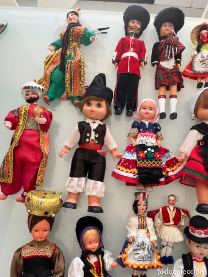 Mu&ntilde;ecas modernas: Coleccion de 16 mu&ntilde;ecas pl&aacute;stico de paises - Foto 6