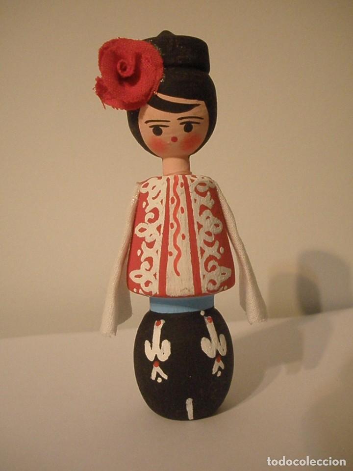 Mu&ntilde;ecas modernas: ARTESANIA - MU&Ntilde;ECA DE MADERA TRADICIONAL B&Uacute;LGARA. - Foto 1