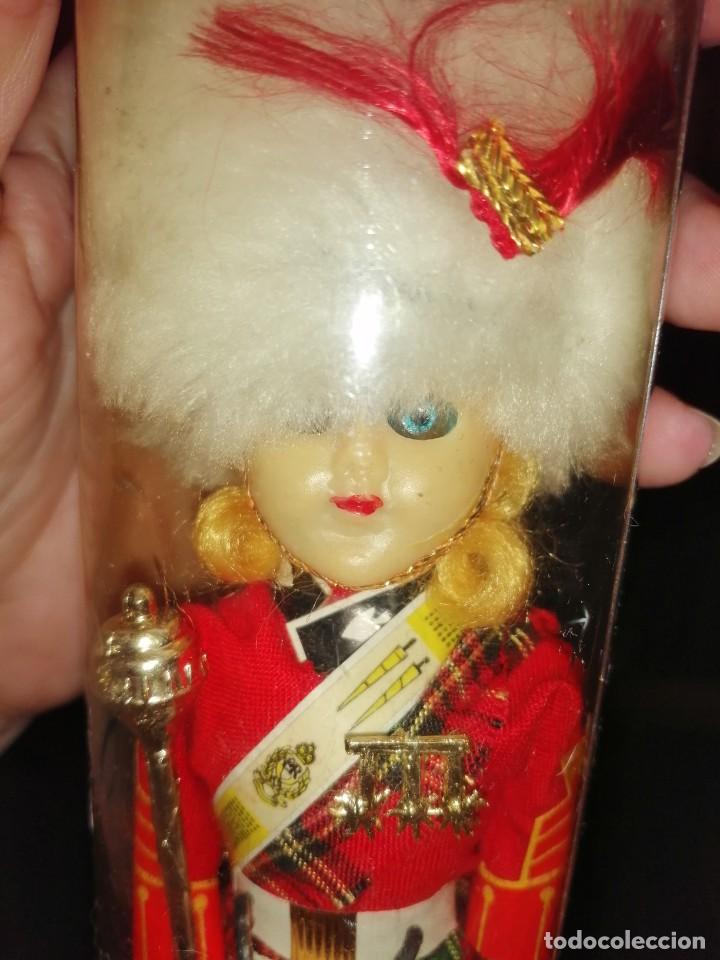 Mu&ntilde;ecas modernas: Mu&ntilde;eca de la guardia real de Escocia - Foto 8