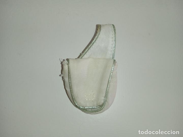 Mu&ntilde;ecas modernas: Bolso de mu&ntilde;eca bratz - Foto 1