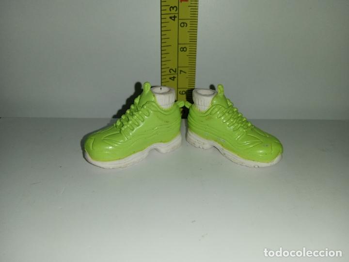 Mu&ntilde;ecas modernas: Zapatos de mu&ntilde;eca Bratz - Foto 1